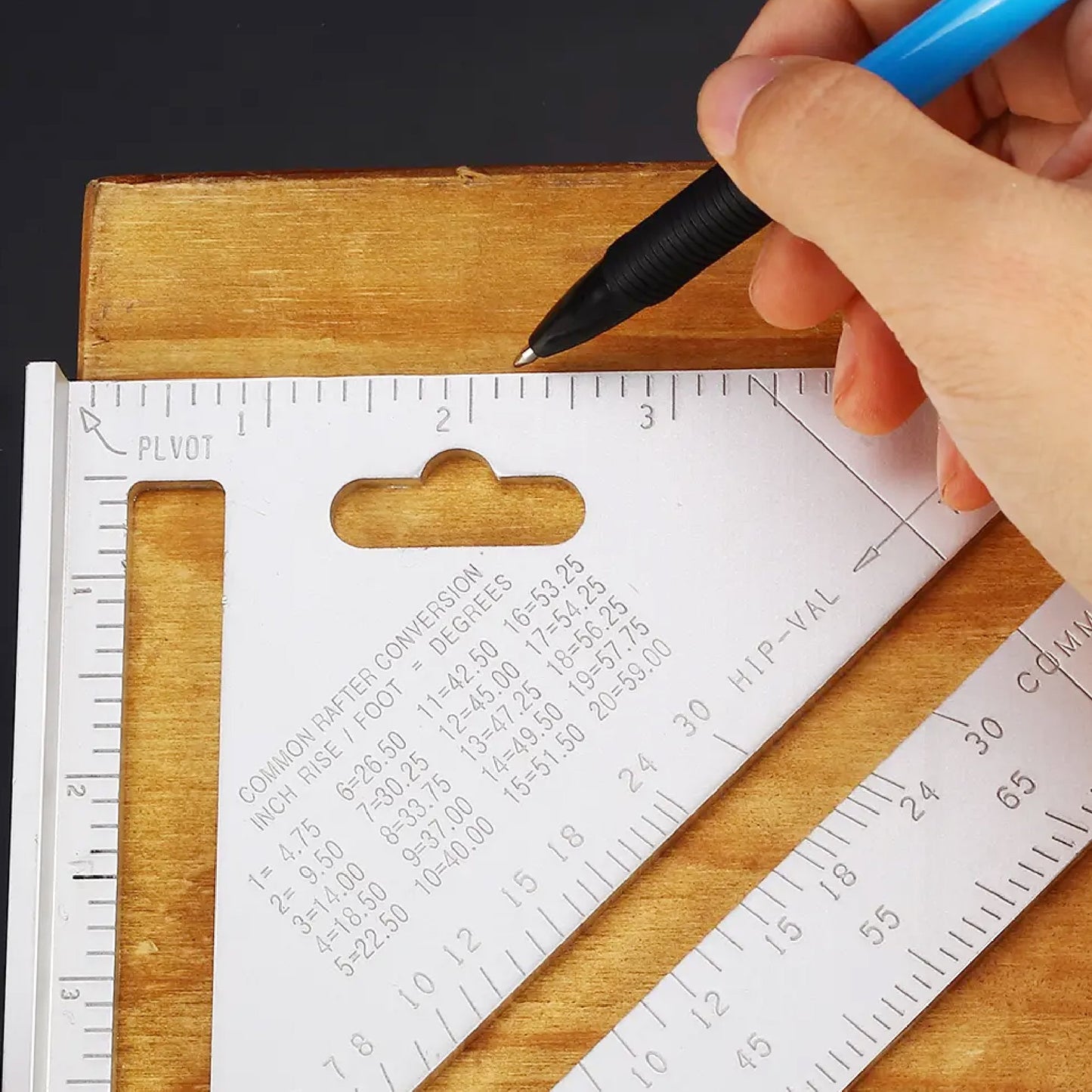 Lightweight Double-Sided Triangle Measurement Tool